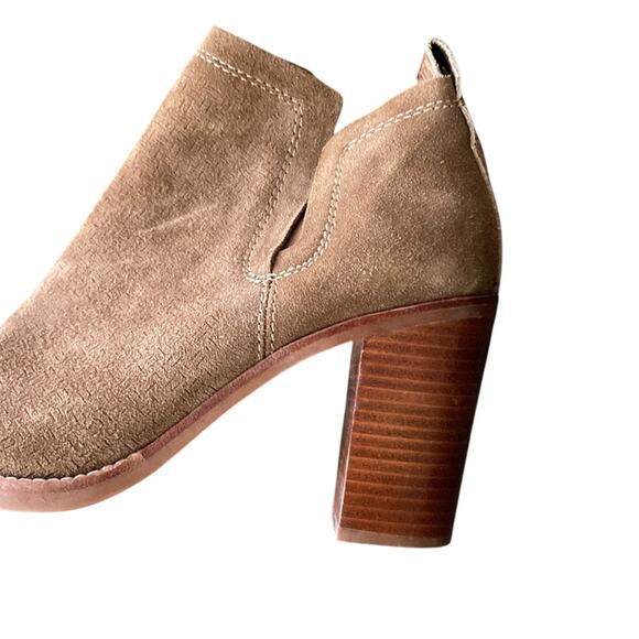 DOLCE VITA Suede Bootie Womens Sz 11 Tan Stacked Heel Pointed Toe - Picture 4 of 8